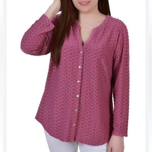 🌹Notations - Mauve Textured Button Accented Front Top - Size 2X
